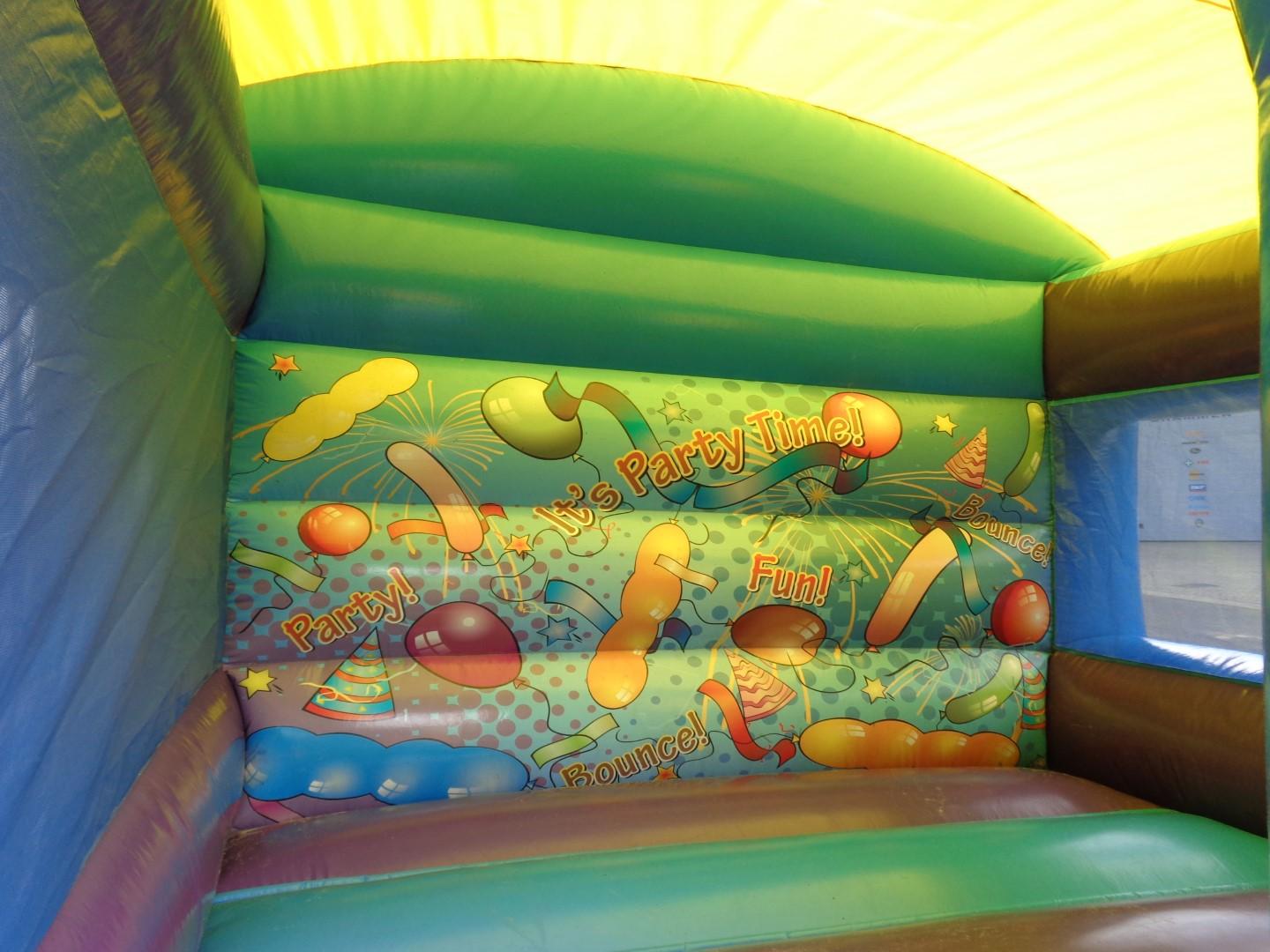 Springkasteel: Jump & slide party