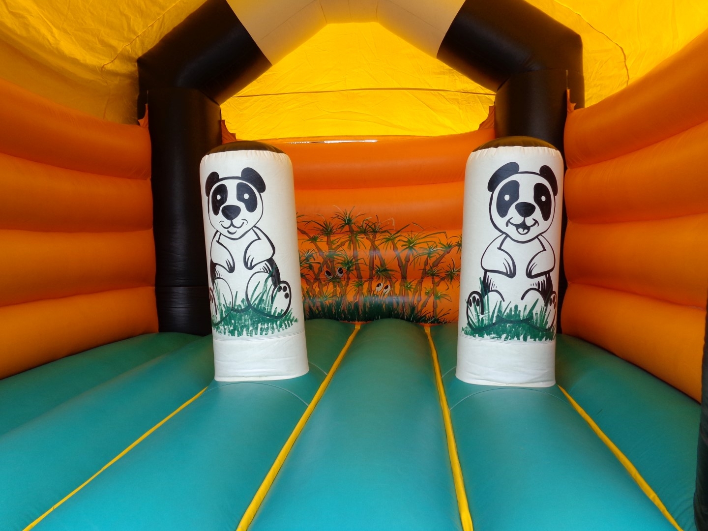 Springkasteel - Panda