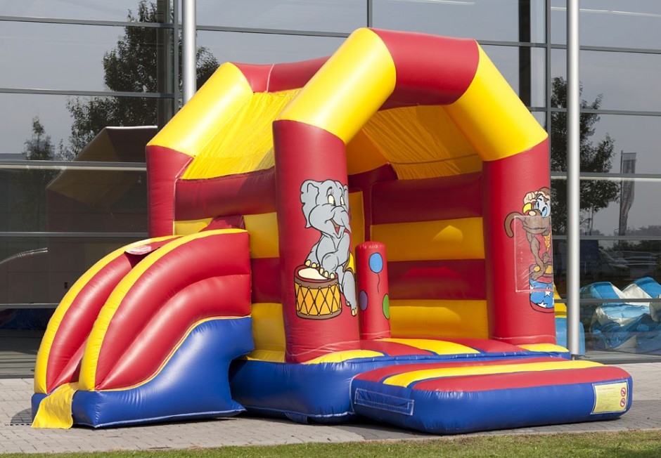 Springkasteel: Midifun Circus