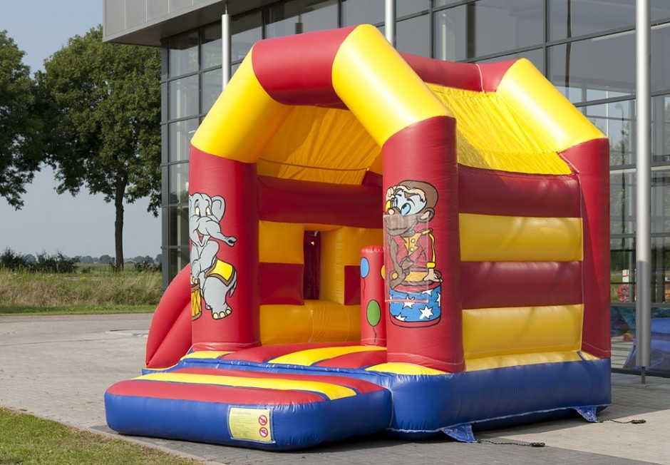 Springkasteel: Midifun Circus